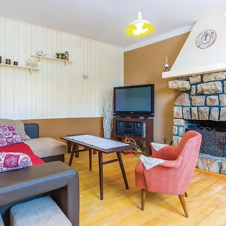 In Bribir With Jacuzzi Holiday home