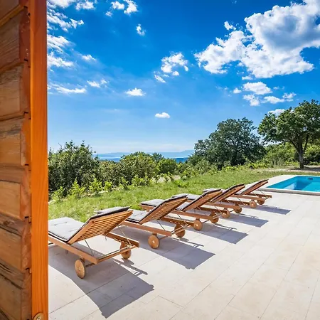 In Bribir With Jacuzzi Holiday home