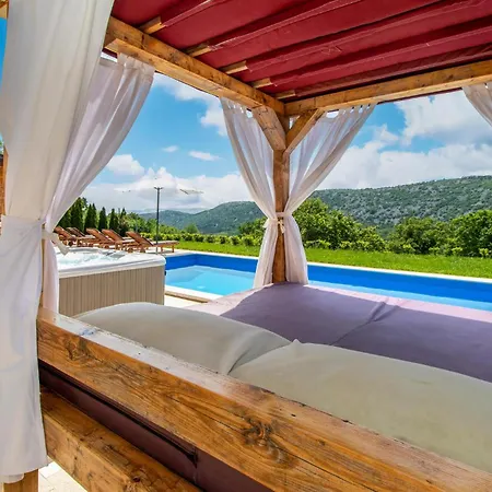 Holiday home In Bribir With Jacuzzi *