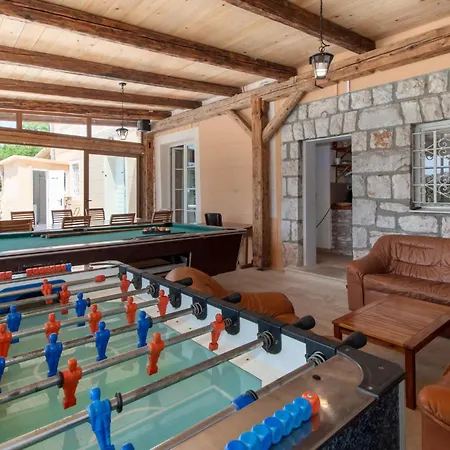 In Bribir With Jacuzzi Holiday home